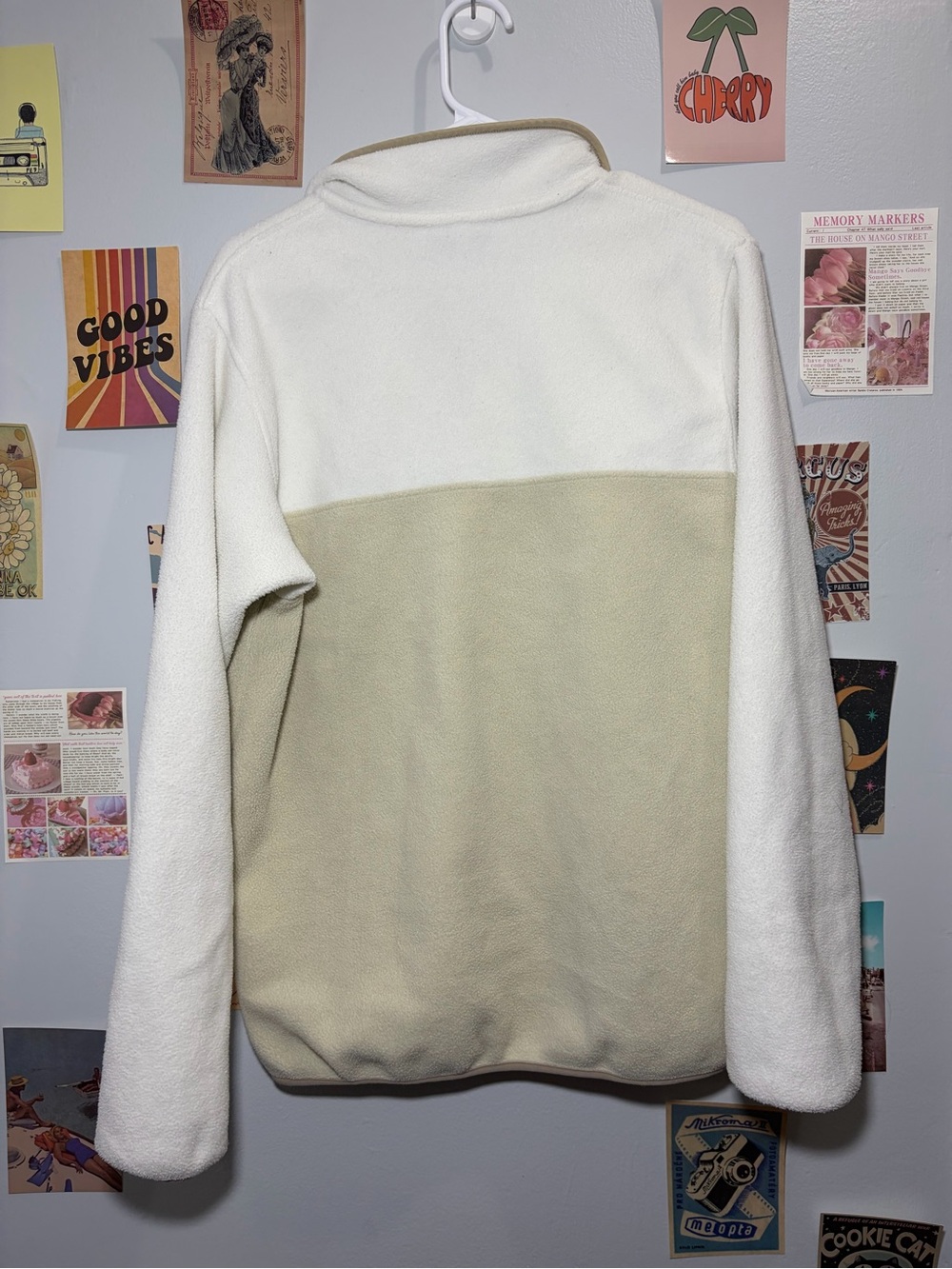 Patagonia Men’s Two-Tone Cream and Tan Zip-Front Fleece Pullover - Picture 2 of 3